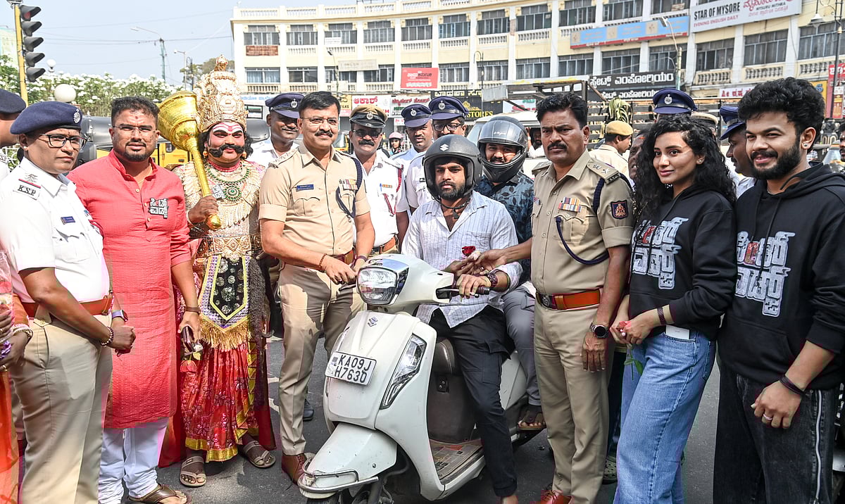 ಮೈಸೂರು| ಸಂಚಾರ ಅರಿವು ಮೂಡಿಸಿದ ‘ಯಮಧರ್ಮ’