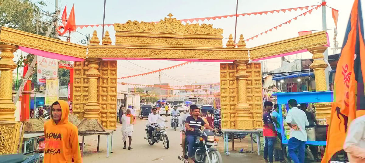 ಶಹಾಪುರ | ಸಂಭ್ರಮದ ಜೋಡಿ ಪಲ್ಲಕ್ಕಿ ಮೆರವಣಿಗೆ