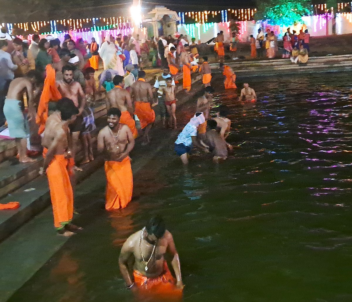 ಹಿರೀಸಾವೆ | ಕುಣಿದು ಕುಪ್ಪಳಿಸಿದ ಬಸವ ಮಾಲಾಧಾರಿಗಳು