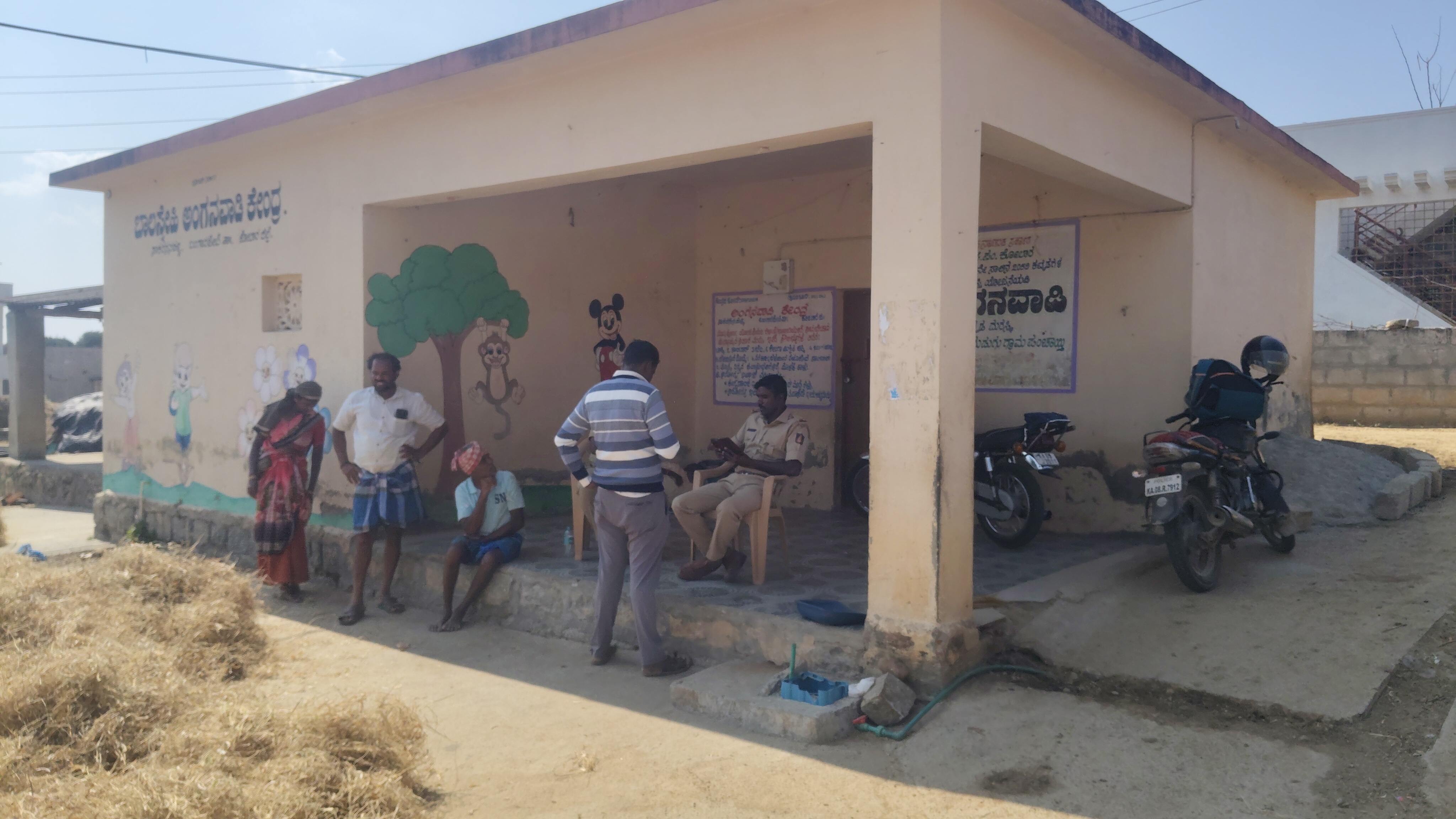 ಸಾಕರಸನಹಳ್ಳಿ ಗ್ರಾಮದಲ್ಲಿ ರಾಸುಗಳ ಓಟ ಮಾಡಿದ್ದಂತೆ ಕಟ್ಟೆಚ್ಚರ ವಹಿರುವ ಪೋಲಿಸ್ ‌ಸಿಬ್ಬಂದಿ