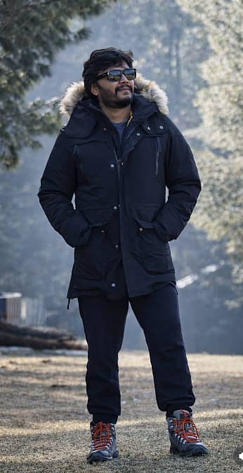 ಸ್ಟೈಲಿಶ್‌ ಲುಕ್‌ನಲ್ಲಿ ನಟ ಗಣೇಶ್ ಅವರು ಫೋಟೊ ಕ್ಲಿಕ್ಕಿಸಿಕೊಂಡು ಸಂಕ್ರಾಂತಿ ಹಬ್ಬವನ್ನು  ಸಂಭ್ರಮಿಸಿದ್ದಾರೆ. 