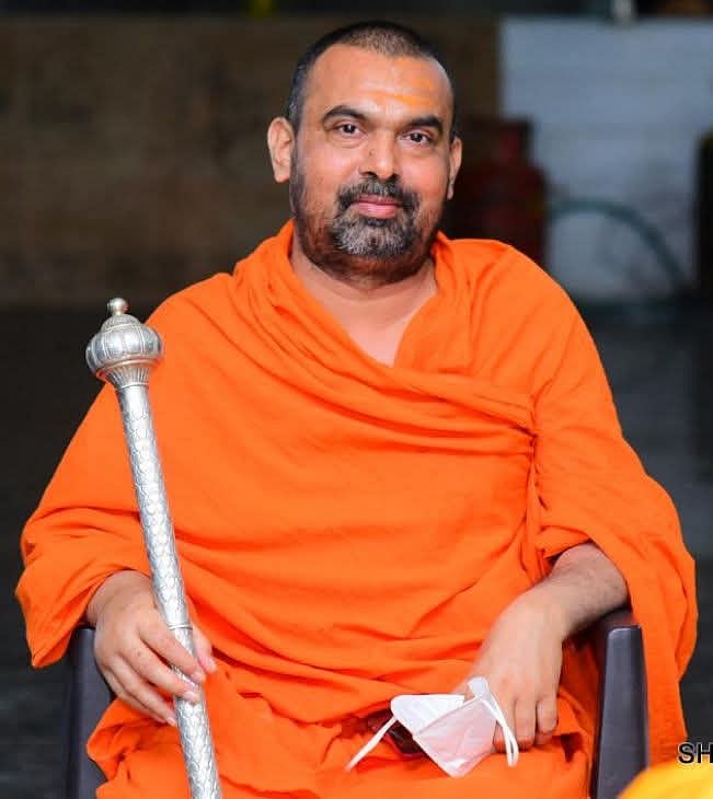 ಕನಕಗುರು ಪೀಠದ ಸಿದ್ದರಾಮನಂದ ಸ್ವಾಮೀಜಿ ಅಂತಿಮ ದರ್ಶನಕ್ಕೆ ಭಕ್ತರ ದಂಡು