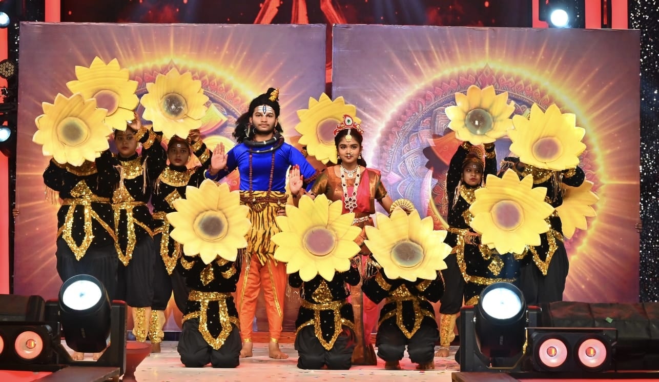 ಕೈಲಾಸ ಪರ್ವತವನ್ನೇ ಧರೆಗಿಳಿಸಿದ ವಿದ್ಯಾರ್ಥಿಗಳು