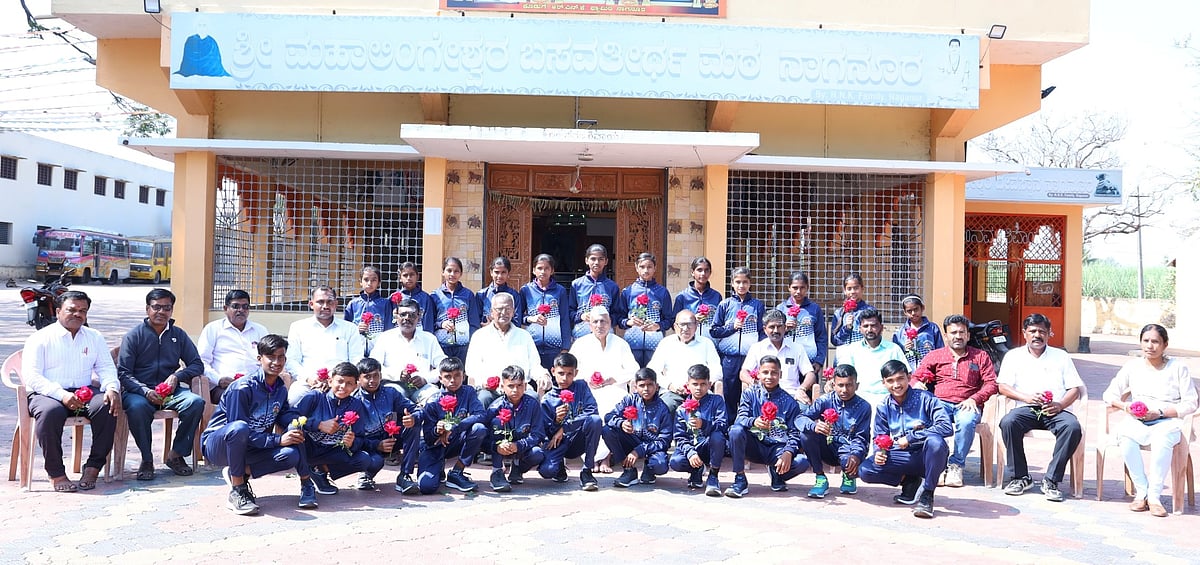 ರಾಷ್ಟ್ರಮಟ್ಟದ ಕೊಕ್ಕೊಗೆ ಮಹಾಲಿಂಗೇಶ್ವರ ಶಿಕ್ಷಣ ಸಂಸ್ಥೆಯ ಪ್ರೌಢಶಾಲೆ ಬಾಲಕರ ತಂಡ