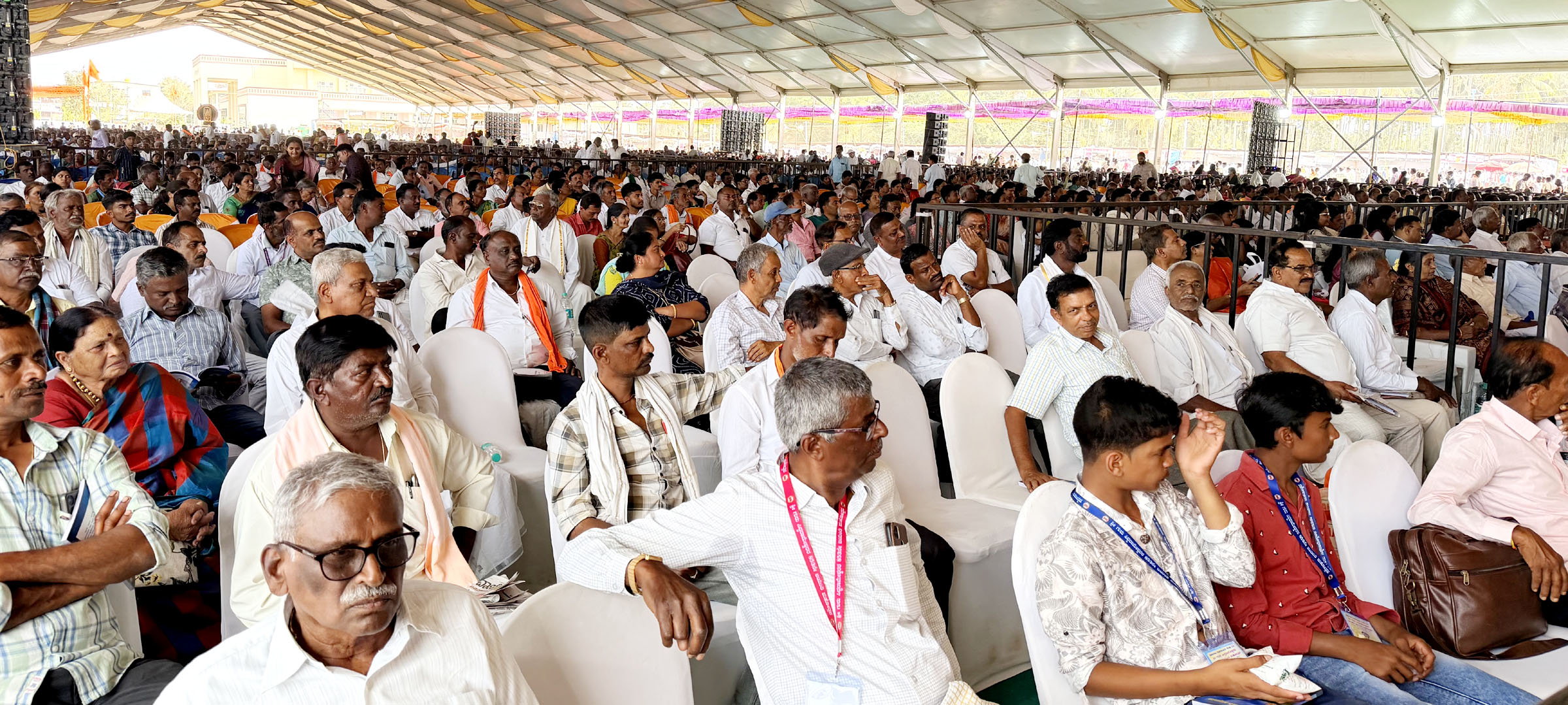 ಸಮಾರಂಭದಲ್ಲಿ ಭಾಗವಹಿಸಿದ್ದ ಜನಸ್ತೋಮ 