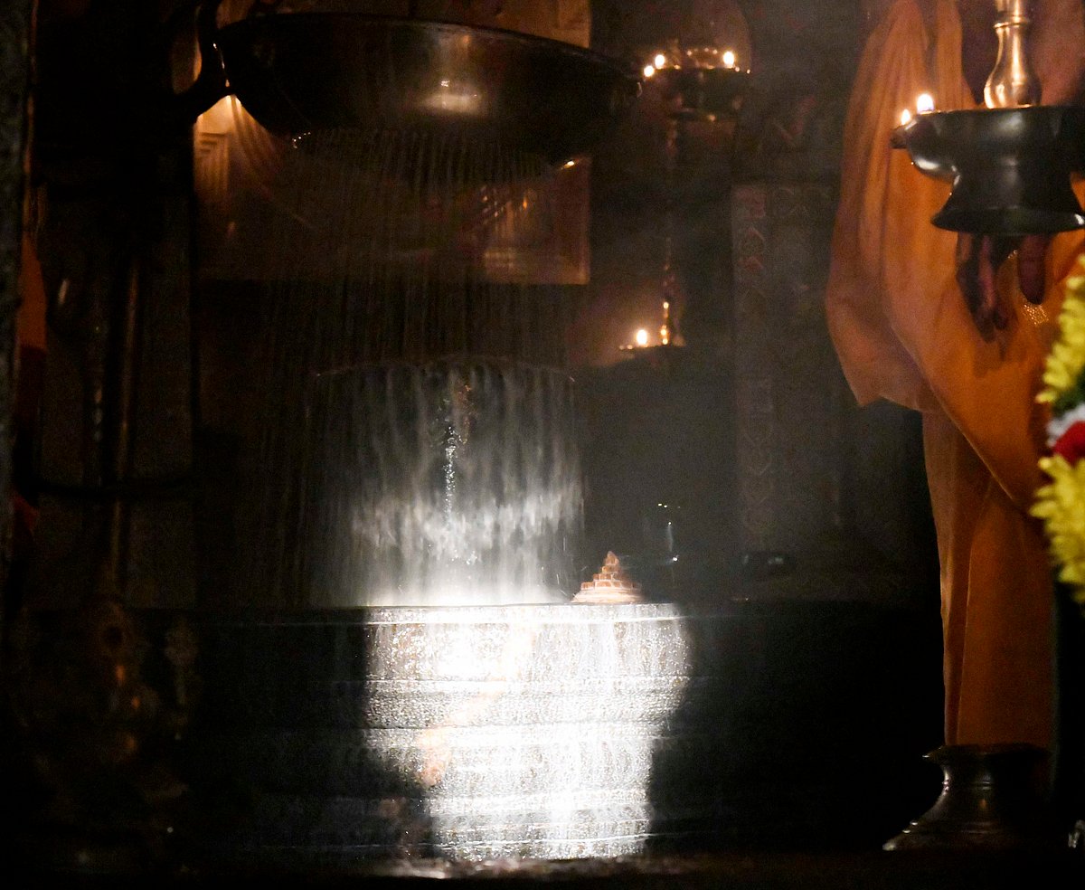 ಗಂಗಾಧರನಿಗೆ ಸೂರ್ಯ ರಶ್ಮಿ ಸ್ಪರ್ಶ; ದೇಗುಲದಲ್ಲಿ ಮುಗಿಲು ಮುಟ್ಟಿದ ಭಕ್ತರ ಹರ್ಷ