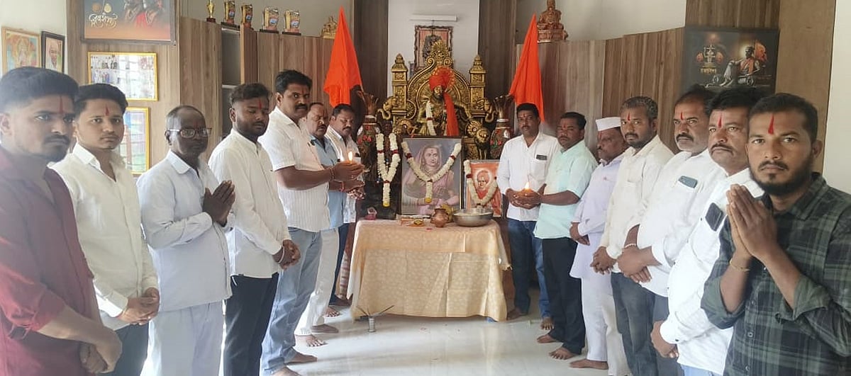 ಜೀಜಾಮಾತಾ ಆದರ್ಶ ಪಾಲಿಸಿ: ಮಹೇಶ ಜಾಧವ