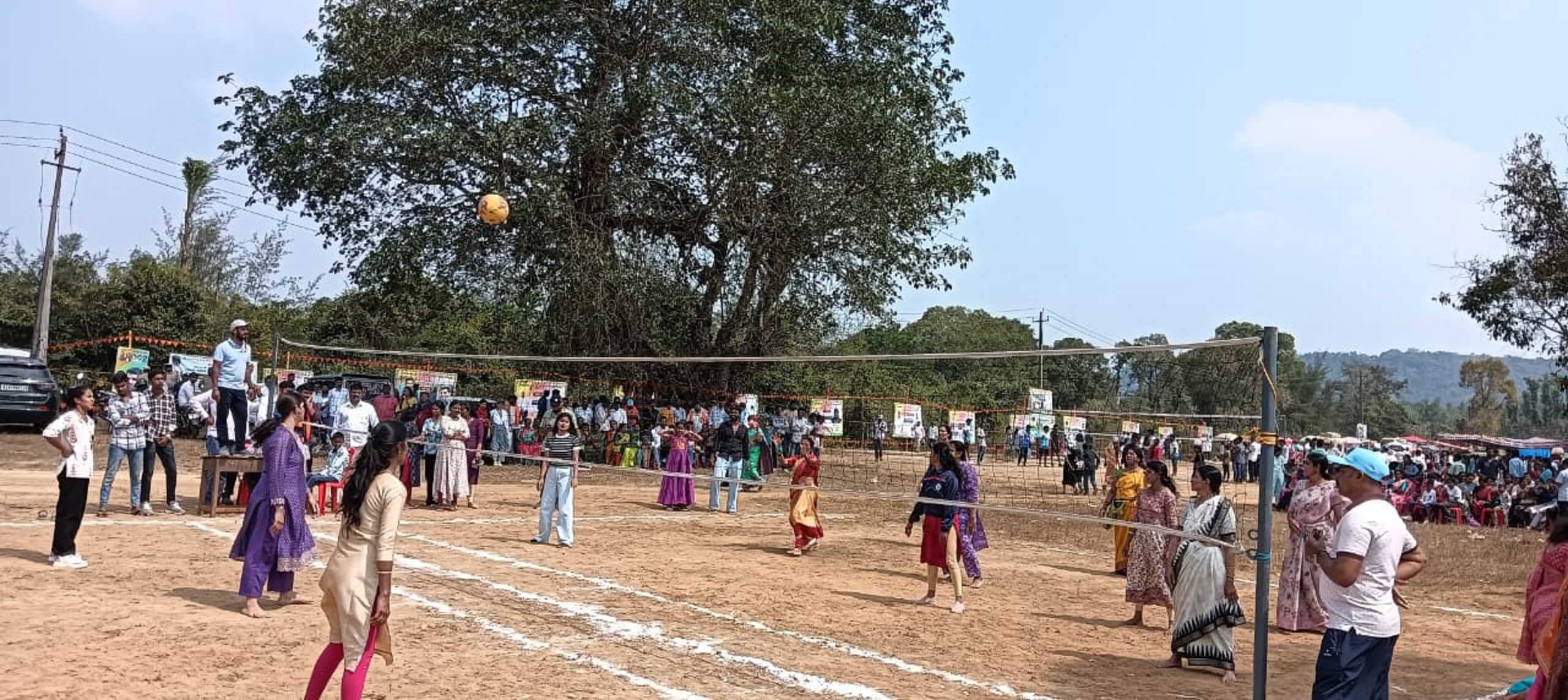 ಶನಿವಾರಸಂತೆ ಸಮೀಪದ ಬೆಂಬಲೂರು ಗ್ರಾಮದಲ್ಲಿ ಶುಕ್ರವಾರ ನಡೆದ ಬಾಣಂತಮ್ಮ ಹಾಗೂ ಕುಮಾರಲಿಂಗೇಶ್ವರ ಜಾತ್ರಾ ಮಹೋತ್ಸವದಲ್ಲಿ ಸಾರ್ವಜನಿಕರಿಗಾಗಿ ವಿವಿಧ ಕ್ರೀಡೆಗಳು ನಡೆದವು