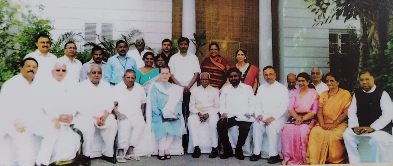 ವೀರಶೈವ ಲಿಂಗಾಯತಕ್ಕೆ ಸ್ವತಂತ್ರ ಧರ್ಮದ ಮಾನ್ಯತೆಗೆ ಒತ್ತಾಯಿಸಿ ಸೋನಿಯಾ ಗಾಂಧಿ ಬಳಿ ನಿಯೋಗ ಕರೆದೊಯ್ದು ಭೇಟಿ ಮಾಡಿಸಿದ್ದ ಭೀಮಣ್ಣ ಖಂಡ್ರೆ