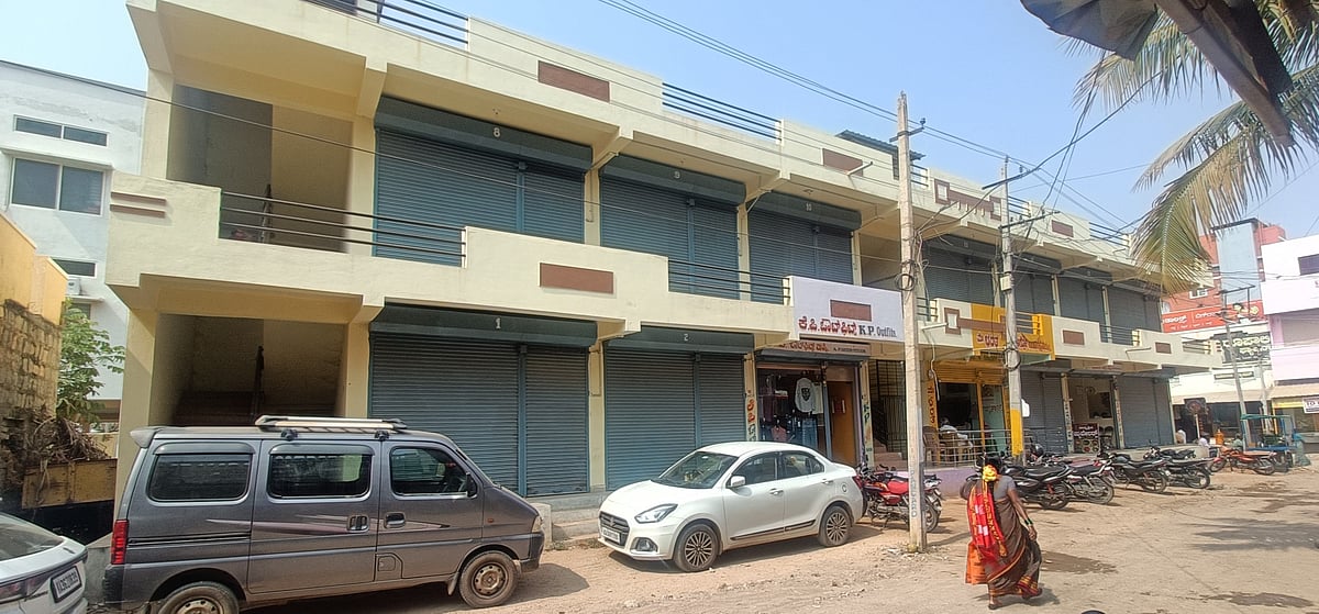 ಮಸ್ಕಿ ಪುರಸಭೆ | ಹೆಚ್ಚಿದ ಬಾಡಿಗೆ: ಹೊರೆಯಾದ ಮಳಿಗೆಗಳು