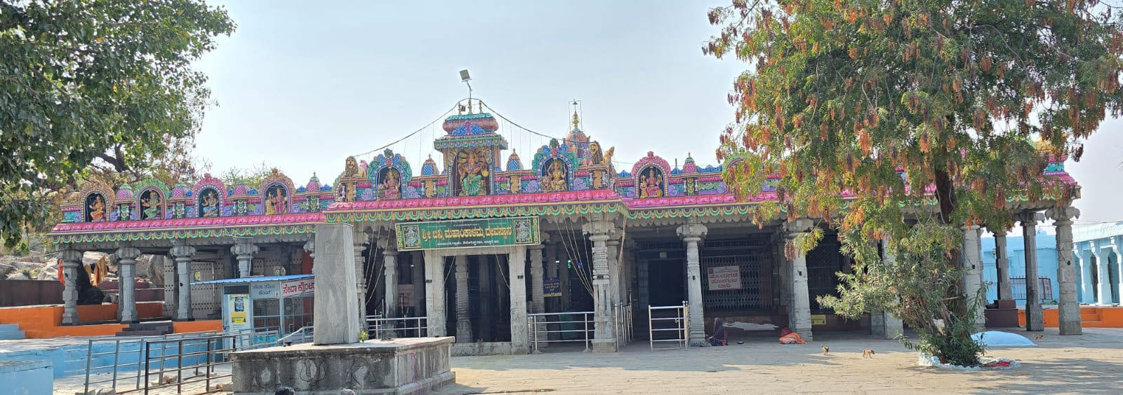 ಬಲಕುಂದಿ ಬನ್ನಿಮಹಂಕಾಳಿ ದೇವಿ ದೇವಸ್ಥಾನದ ಹೊರನೋಟ