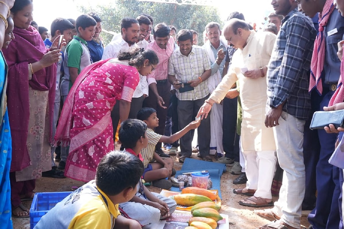 ಹಿರಿಯೂರು | ಹೋಂವರ್ಕ್ ಬದಲು, ಹಾರ್ಡ್‌ವರ್ಕ್ ಮಾಡಿ: ಬಸವರಾಜ ಬೊಮ್ಮಾಯಿ ಸಲಹೆ