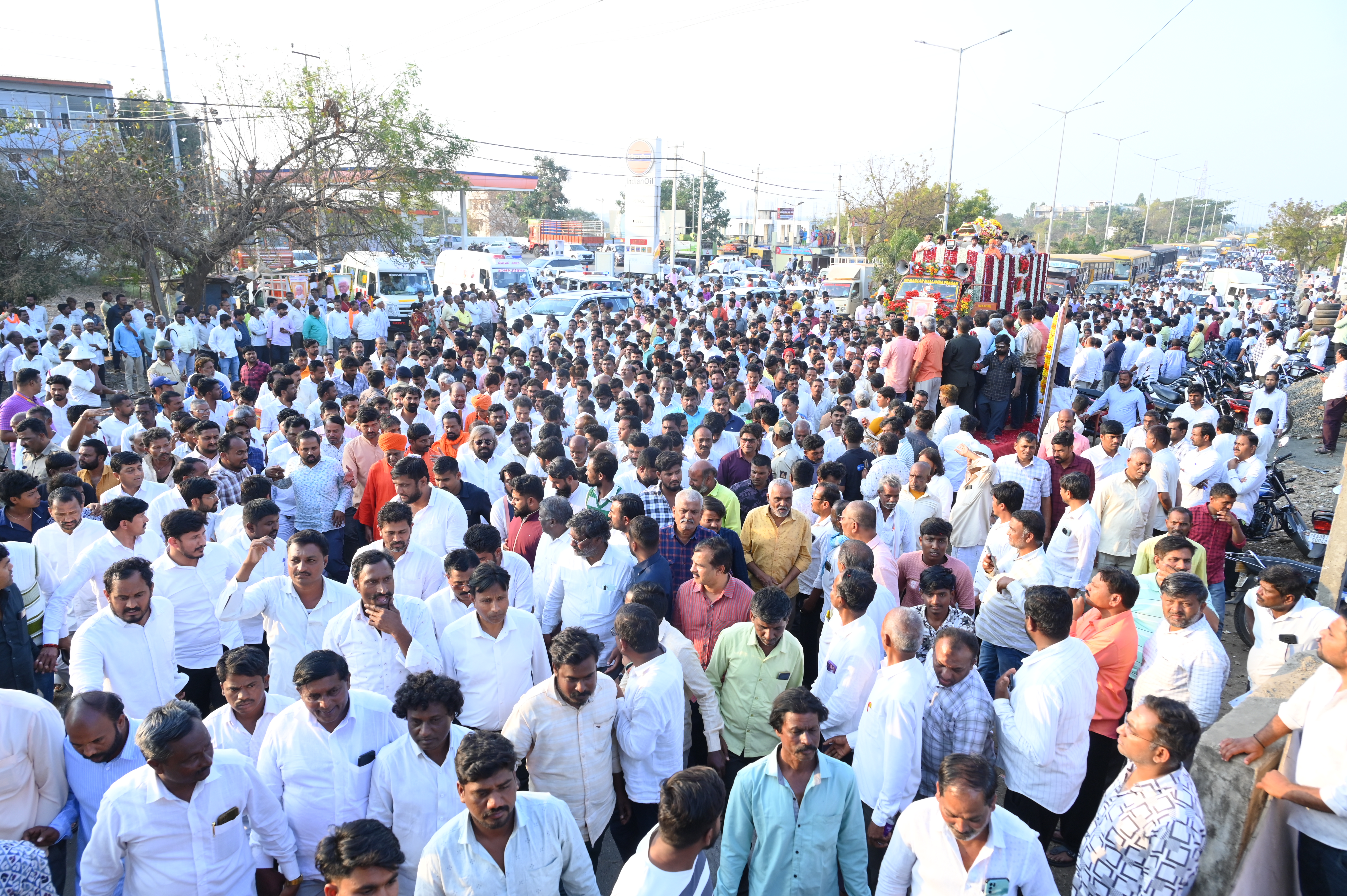 ಭೀಮಣ್ಣ ಖಂಡ್ರೆಯವರ ಪಾರ್ಥೀವ ಶರೀರದ ಮೆರವಣಿಗೆಯಲ್ಲಿ ಅಪಾರ ಜನ ಪಾಲ್ಗೊಂಡಿದ್ದರು