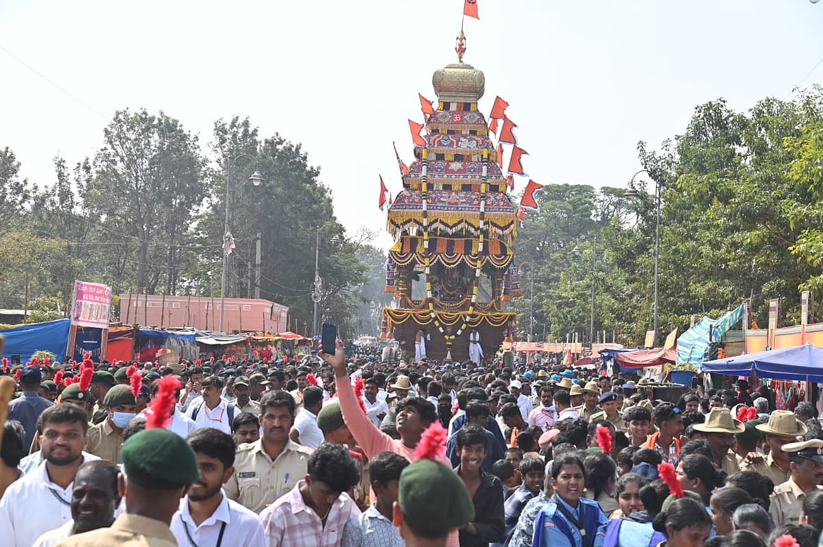 ಸುತ್ತೂರು: ಶಿವರಾತ್ರೀಶ್ವರರ ರಥೋತ್ಸವ ಸಂಭ್ರಮ

