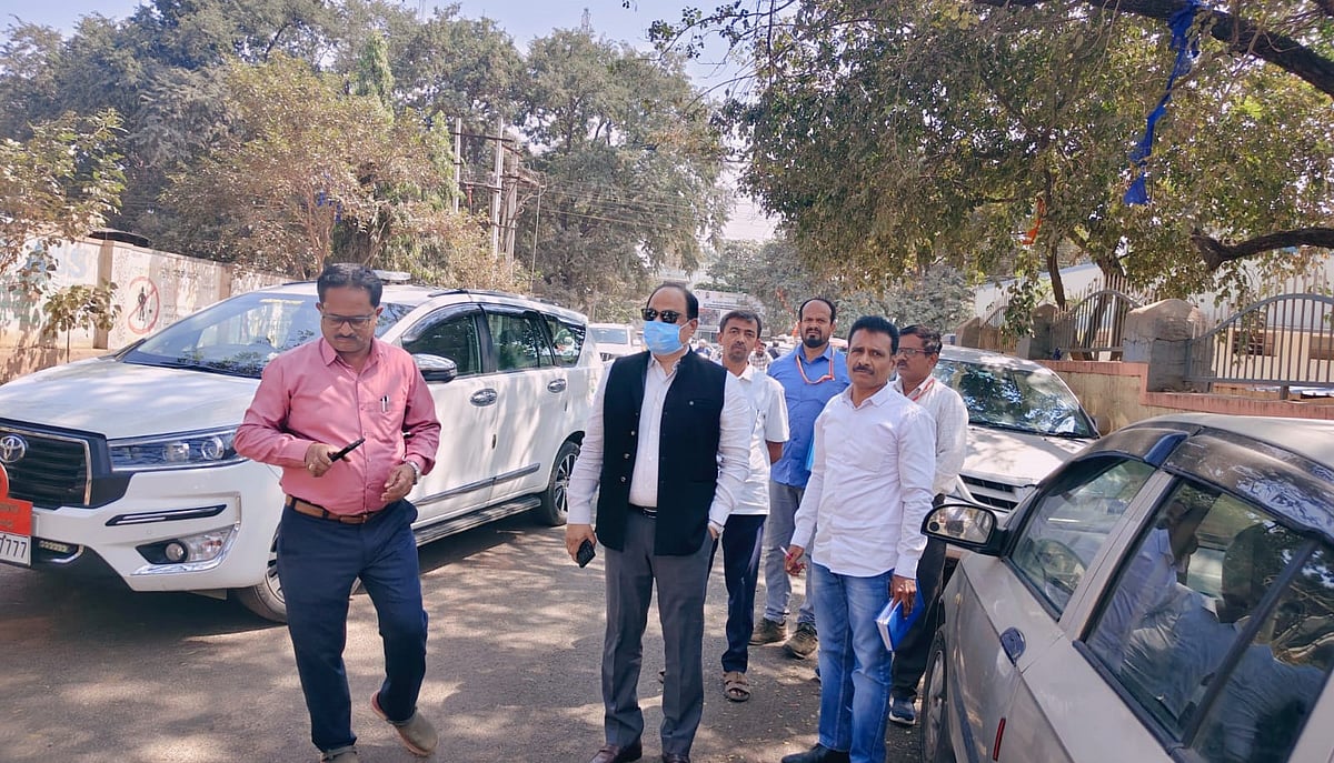 ಮಾಲೂರು | ಕಾಮಗಾರಿ ವೀಕ್ಷಿಸಿದ ಜಿಲ್ಲಾಧಿಕಾರಿ 