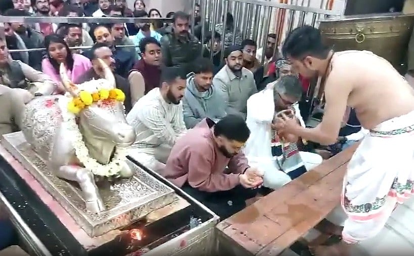 ಉಜ್ಜಯಿನಿಯ ಮಹಾಕಾಳೇಶ್ವರ ದೇಗುಲದಲ್ಲಿ ಪ್ರಾರ್ಥನೆ ಸಲ್ಲಿಸಿದ ವಿರಾಟ್ ಕೊಹ್ಲಿ 