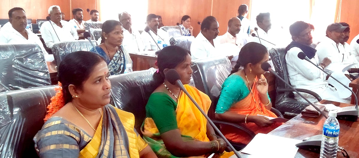 ಕುರುಗೋಡು | ಬಜೆಟ್ ಬದಲು ಕುಂದುಕೊರತೆ ಚರ್ಚೆ