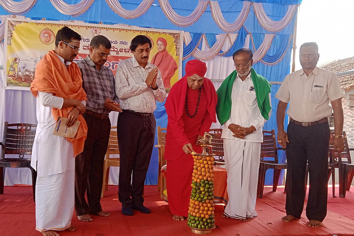 ಚನ್ನಗಿರಿ | ರೈತರ ಬೆನ್ನೆಲುಬು ಮುರಿಯುವ ಕೆಲಸ: ಗುರುಬಸವ ಸ್ವಾಮೀಜಿ 