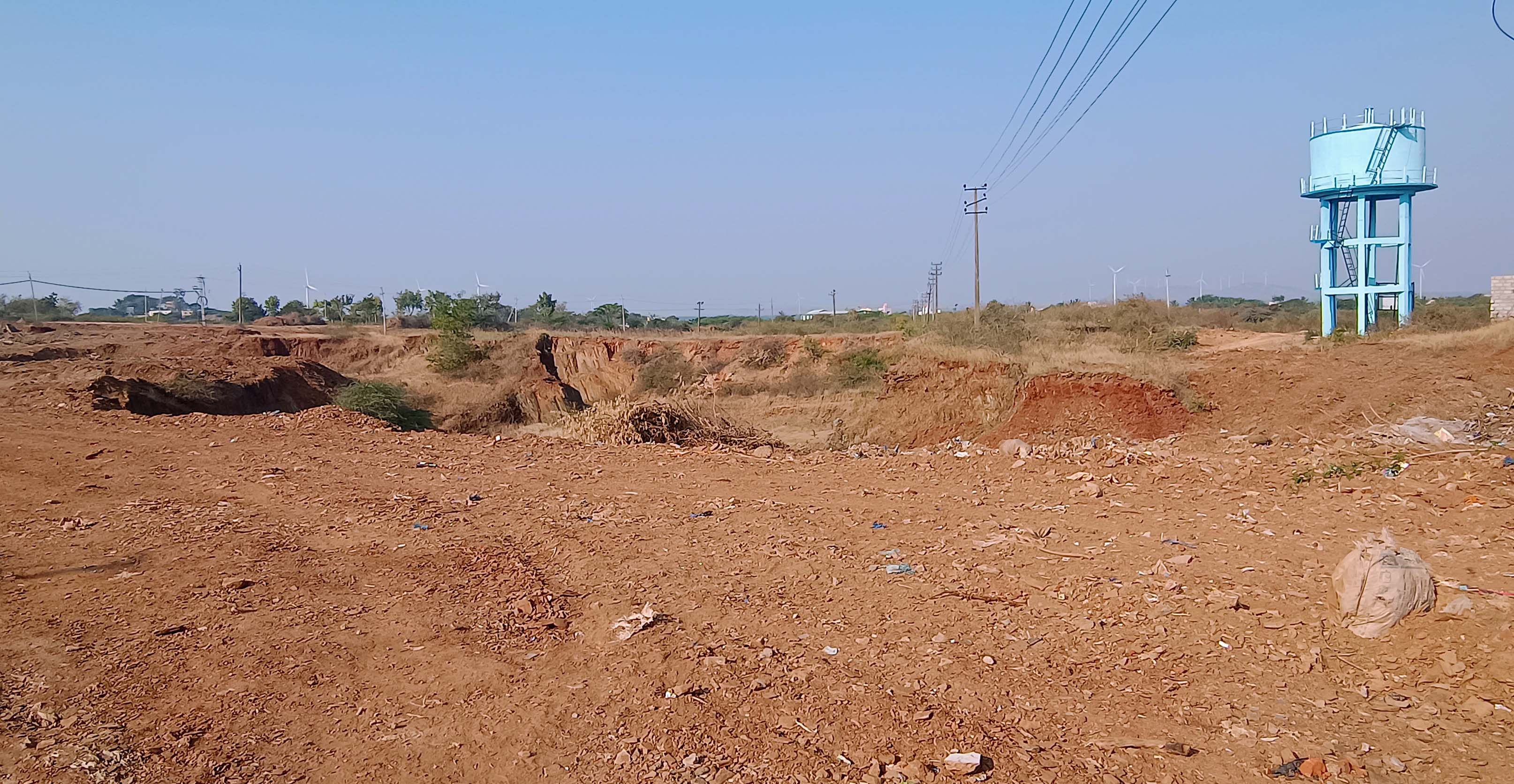 ಜಗಳೂರು ಪಟ್ಟಣದ ಮರೇನಹಳ್ಳಿ ರಸ್ತೆಯಲ್ಲಿ ನೂತನ ಆಸ್ಪತ್ರೆ ನಿರ್ಮಾಣಕ್ಕೆ ನಿಗದಿಯಾಗಿರುವ ಸ್ಥಳ