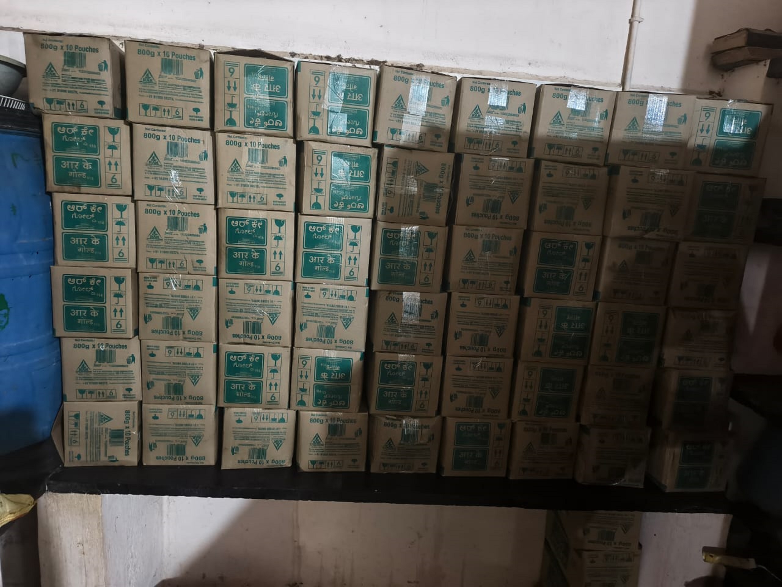 ನಕಲಿ ಹಾಲು ತಯಾರು ಮಾಡಲು ಬಳಸಲು ಆರೋಪಿಗಳು ಸಂಗ್ರಹಿಸಿದ್ದ ಪಾಮ್ ಆಯಿಲ್