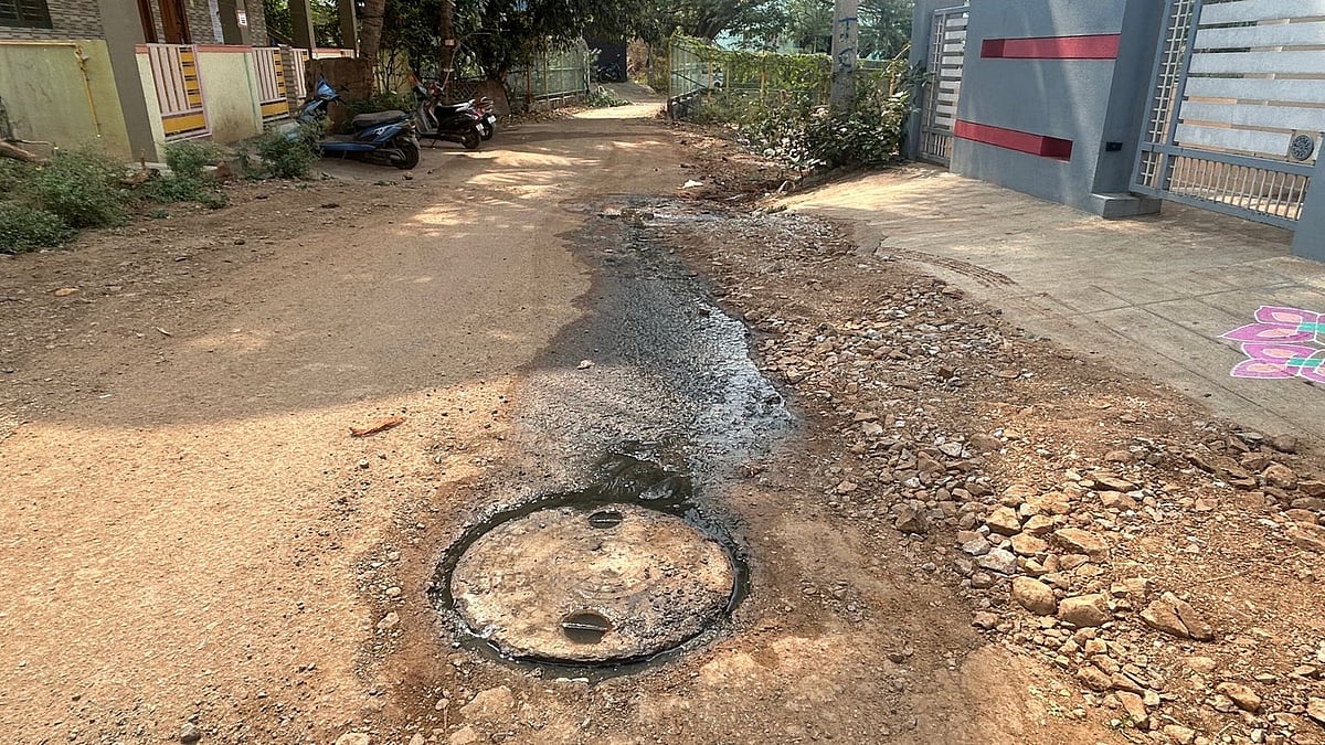 ಚಿತ್ರದುರ್ಗ|ಮ್ಯಾನ್‌ಹೋಲ್ ಅವಾಂತರ:ದುರ್ವಾಸನೆ ನಿರಂತರ;35 ವಾರ್ಡ್‌ಗಳಲ್ಲೂ ಸಮಸ್ಯೆ