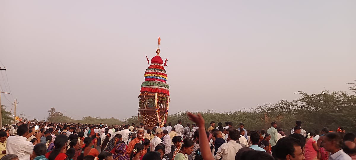 ರೋಣ: ಶಿವಾನಂದ ಮಠದ ರಥೋತ್ಸವ