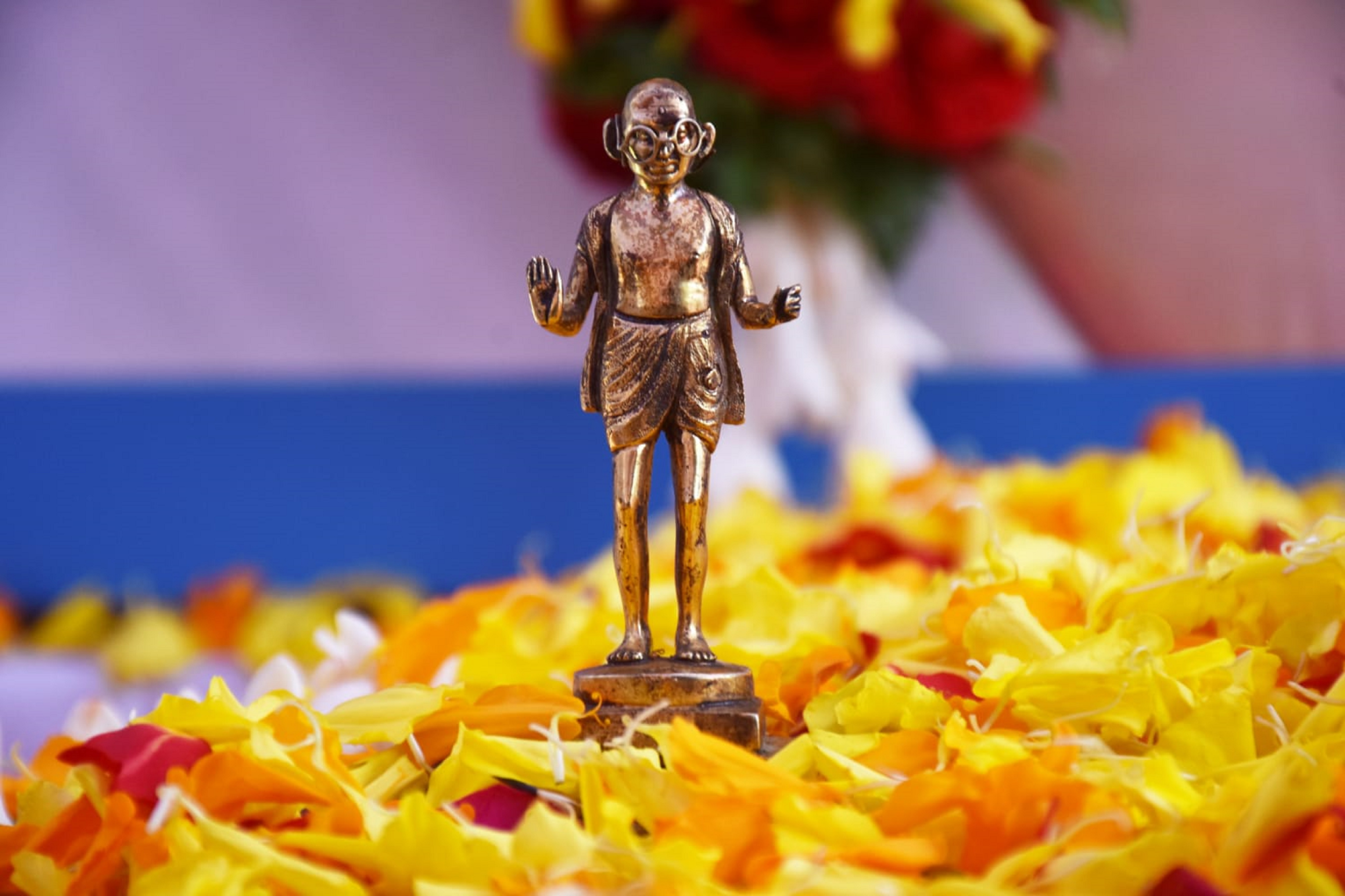 ಕಳೆದ ವರ್ಷ 2025ರ ಜನವರಿ 30ರಂದುಮಹಾತ್ಮ ಗಾಂಧೀಜಿ ಅವರ ಚಿತಾಭಸ್ಮ ಇರುವ ಪೆಟ್ಟಿಗೆಯನ್ನು ಪುಷ್ಪಗಳಿಂದ ಸಿಂಗರಿಸಲಾಗಿತ್ತು