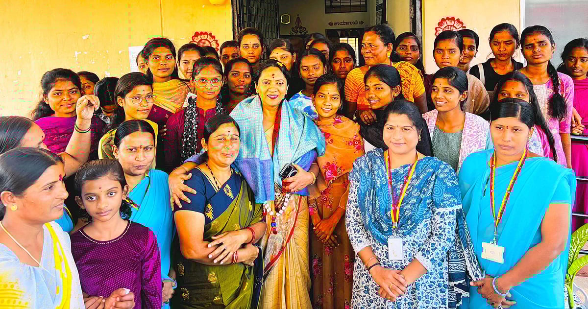 ಶಹಾಪುರ| ಪ್ರಶ್ನಿಸುವ ಹಕ್ಕು ಎಲ್ಲರಿಗೂ ಇದೆ: ನಾಗಲಕ್ಷ್ಮಿ ಚೌಧರಿ