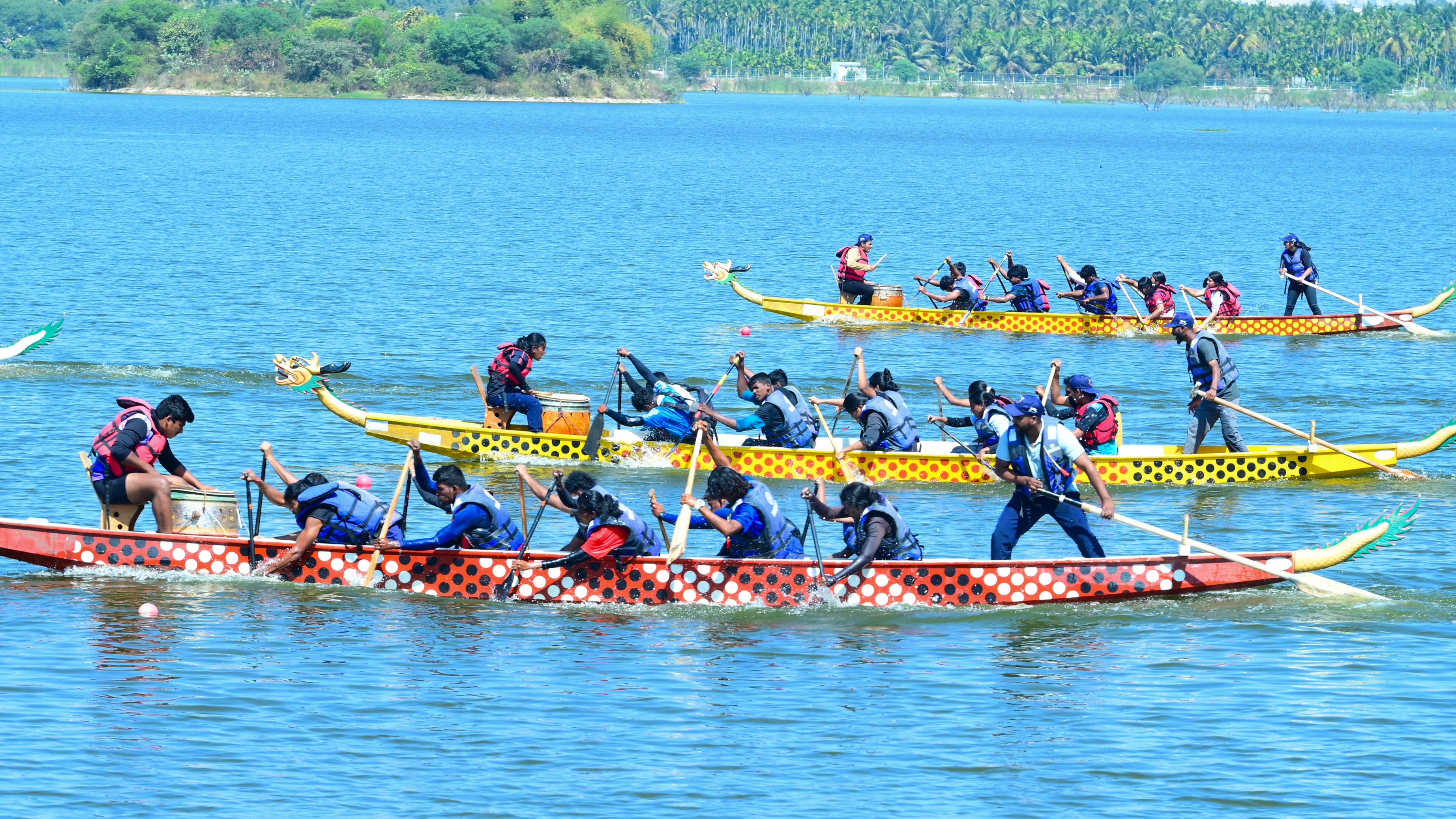 ಅಮಾನಿಕೆರೆಯಲ್ಲಿ ನಡೆದ ಕಯಾಕಿಂಗ್‌ ಸ್ಪರ್ಧೆ ಗಮನ ಸೆಳೆಯಿತು