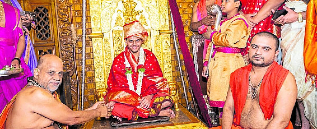 ಶೀರೂರು ಶ್ರೀ ಸರ್ವಜ್ಞ ಪೀಠಾರೋಹಣ: ಕೃಷ್ಣ ಮಠದಲ್ಲಿ ಅದ್ದೂರಿ ಪರ್ಯಾಯ ಮಹೋತ್ಸವ