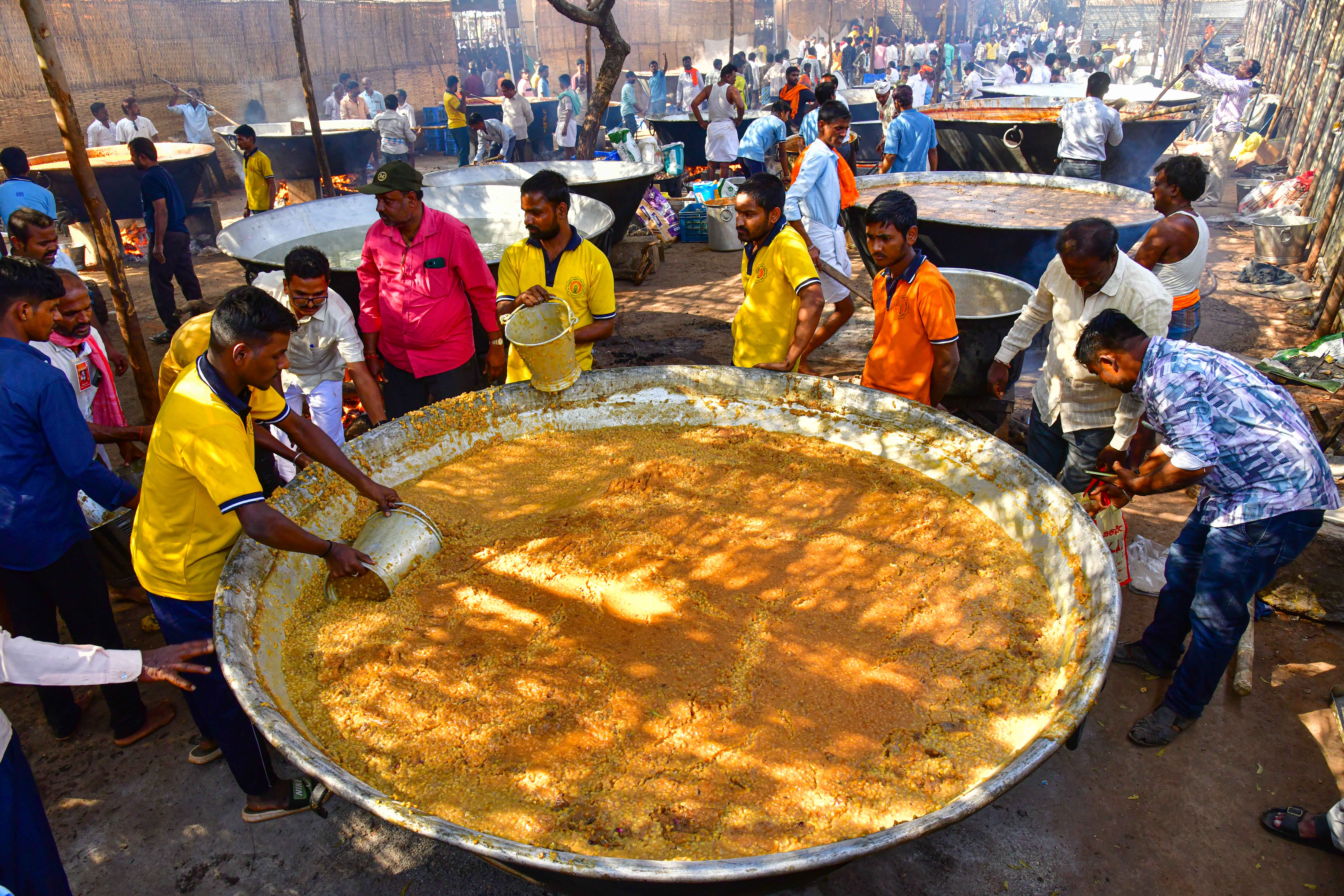 ಮಹಾದಾಸೋಹದ ಮನೆಯಲ್ಲಿ ತಯಾರಿಸಿದ್ದ ಗೋಧಿ ಹುಗ್ಗಿ
