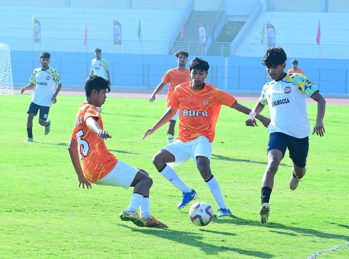 ರಾಜ್ಯ ಒಲಿಂಪಿಕ್ಸ್‌ ಕ್ರೀಡಾಕೂಟದ ಫುಟ್‌ಬಾಲ್‌ ಪಂದ್ಯಾವಳಿ: ಮೈಸೂರು ಸೆಮಿಫೈನಲ್‌ಗೆ