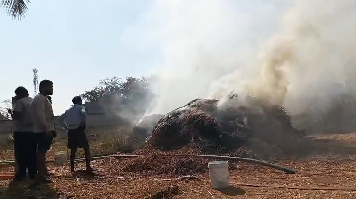 ರಾಗಿ ಬಣವೆ ಬೆಂಕಿಗೆ ಆಹುತಿ