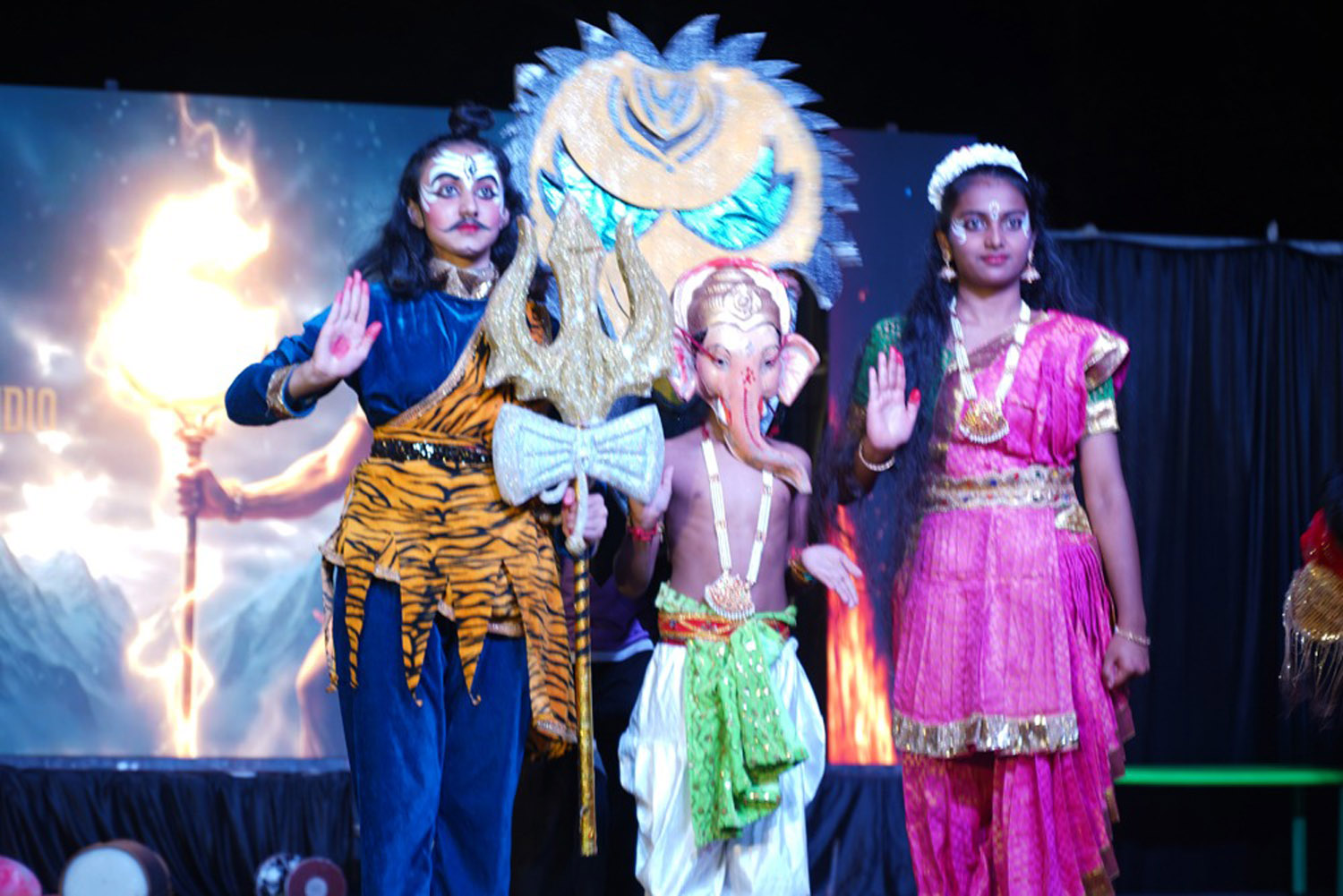 ನಾಪೋಕ್ಲುವಿನ ಎಕ್ಸೆಲ್ ಸ್ಕೂಲ್ ಆಫ್ ಎಜುಕೇಶನ್ ವತಿಯಿಂದ ಭಾನುವಾರ ಆಯೋಜಿಸಲಾಗಿದ್ದ ವಾರ್ಷಿಕೋತ್ಸವ ಸಮಾರಂಭದಲ್ಲಿ ವಿದ್ಯಾರ್ಥಿಗಳು ಪ್ರದರ್ಶಿಸಿದ ನೃತ್ಯರೂಪಕ ಗಮನ ಸೆಳೆಯಿತು