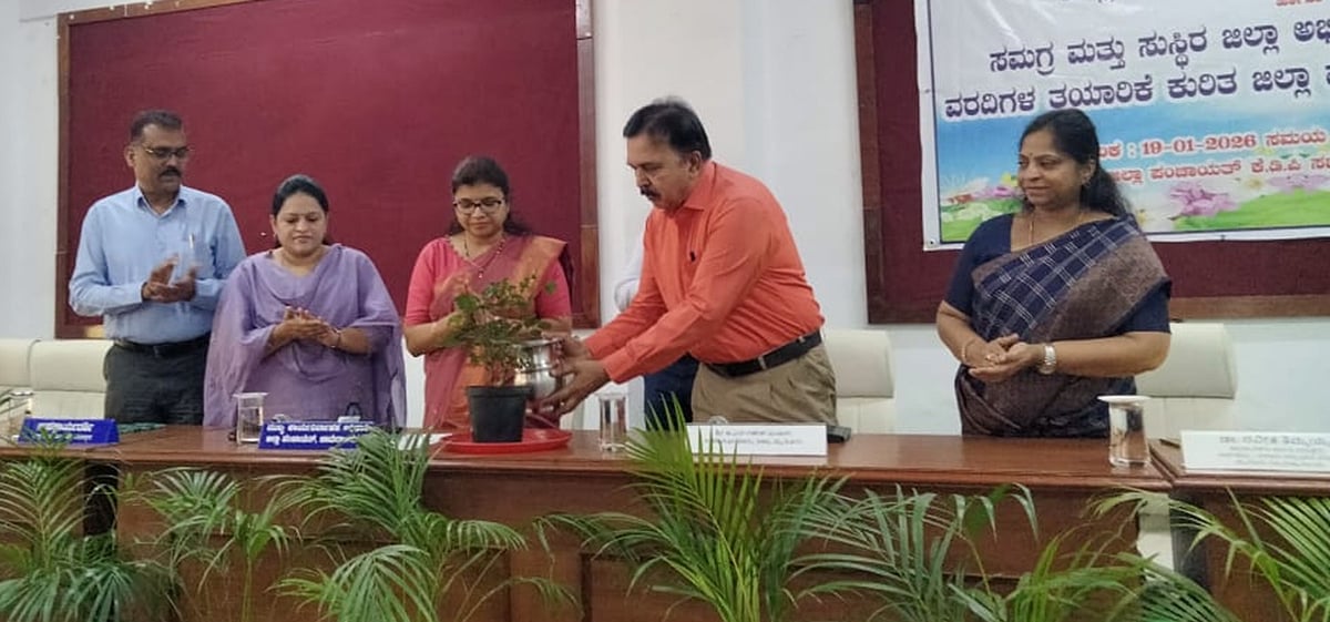 ಚಾಮರಾಜನಗರ | ಸಮಗ್ರ ಅಭಿವೃದ್ಧಿಗೆ ನಿಖರ ದತ್ತಾಂಶ ಸಲ್ಲಿಸಿ: ಸಿಇಒ