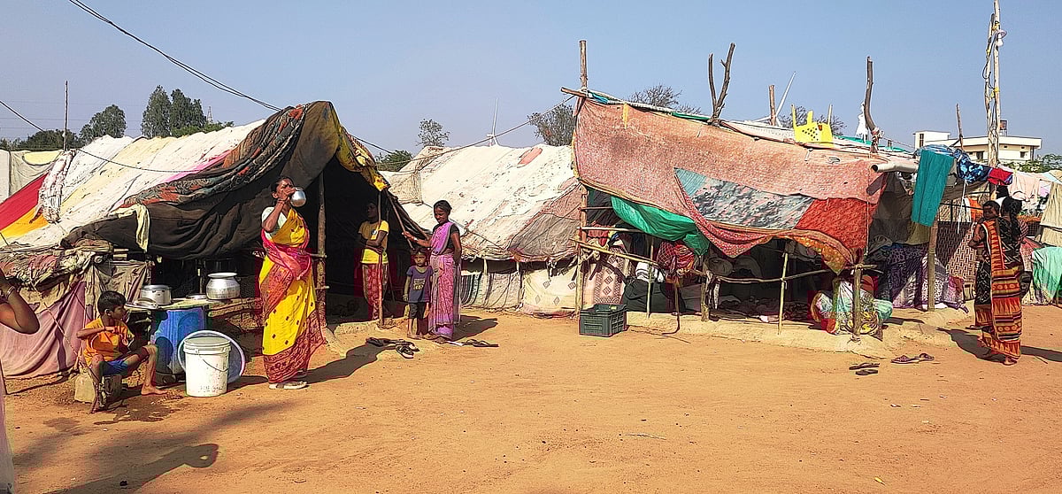 ಸುಡುಗಾಡು ಸಿದ್ದರ ಬಯಲು ಬದುಕು: ಹರಿದ ಸೀರೆ, ಟಾರ್ಪಲಿನ್‌ ಹೊದಿಕೆಯೇ ವಸತಿ..