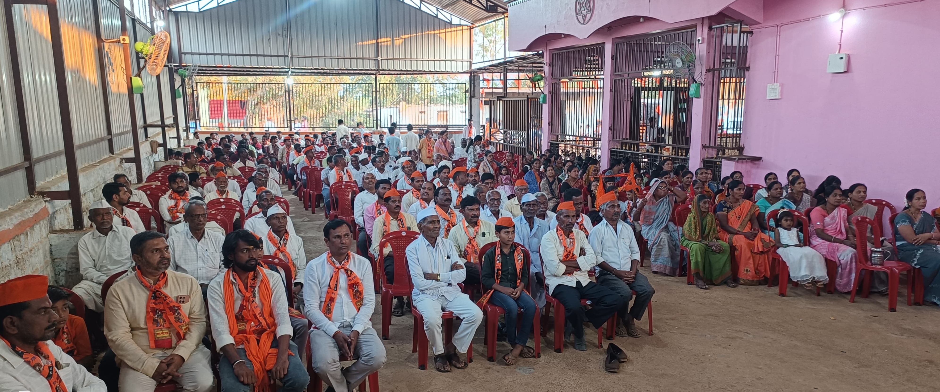 ಕಾರ್ಯಕ್ರಮದಲ್ಲಿ ಭಾಗವಹಿಸಿದ್ದ ಜನರು