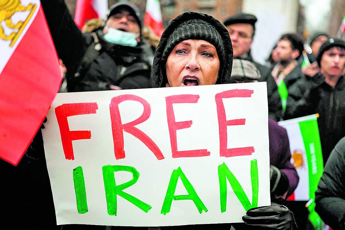 ವಿಶ್ಲೇಷಣೆ: ಬೆಳಕಿಗೆ ಬೇಕೆ ಕತ್ತಲ ಸೆಳೆತ?