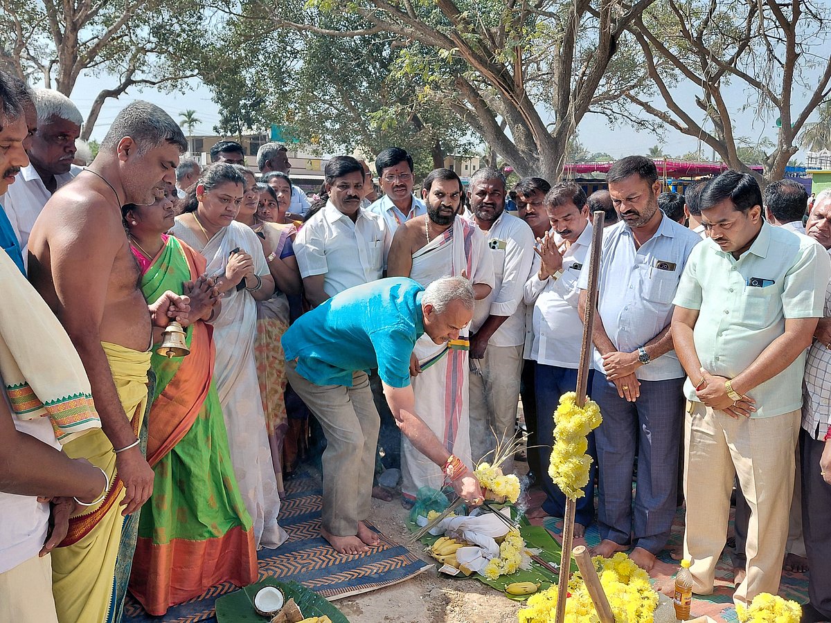 ಹೆತ್ತೇನಹಳ್ಳಿಯಲ್ಲಿ ₹10 ಕೋಟಿ ಕಾಮಗಾರಿಗೆ ಚಾಲನೆ