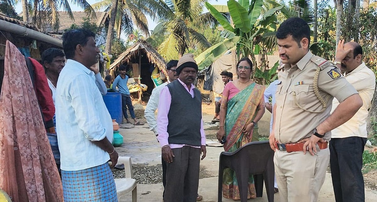 ಹಾನಗಲ್| ಕಾರ್ಮಿಕರಿಂದ ಮಲ ಗುಂಡಿ ಸ್ವಚ್ಛತೆ; ಪ್ರಕರಣ ದಾಖಲು