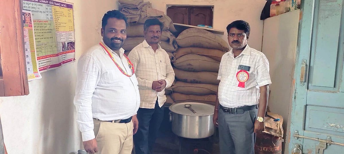 ಬಿಸಿಯೂಟ ಸೇವಿಸಿ 55 ಮಕ್ಕಳು ಅಸ್ವಸ್ಥ;ಸ್ವಚ್ಛತೆಗೆ ಹೆಚ್ಚಿನ ಗಮನ ನೀಡಿ: ಕನ್ನಳ್ಳಿ