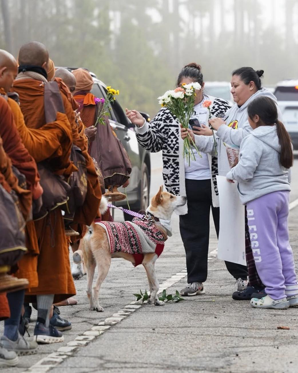 ಸಂತರು ಹಾಗೂ ಜನರೊಂದಿಗೆ ಅಲೋಕ 