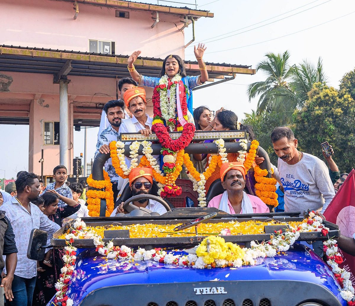 ಬಿಗ್‌ಬಾಸ್ ರನ್ನರ್ ರಕ್ಷಿತಾಗೆ ‌ಸ್ವಾಗತ: ತೆರೆದ ವಾಹನದಲ್ಲಿ   ರ‍್ಯಾಲಿ