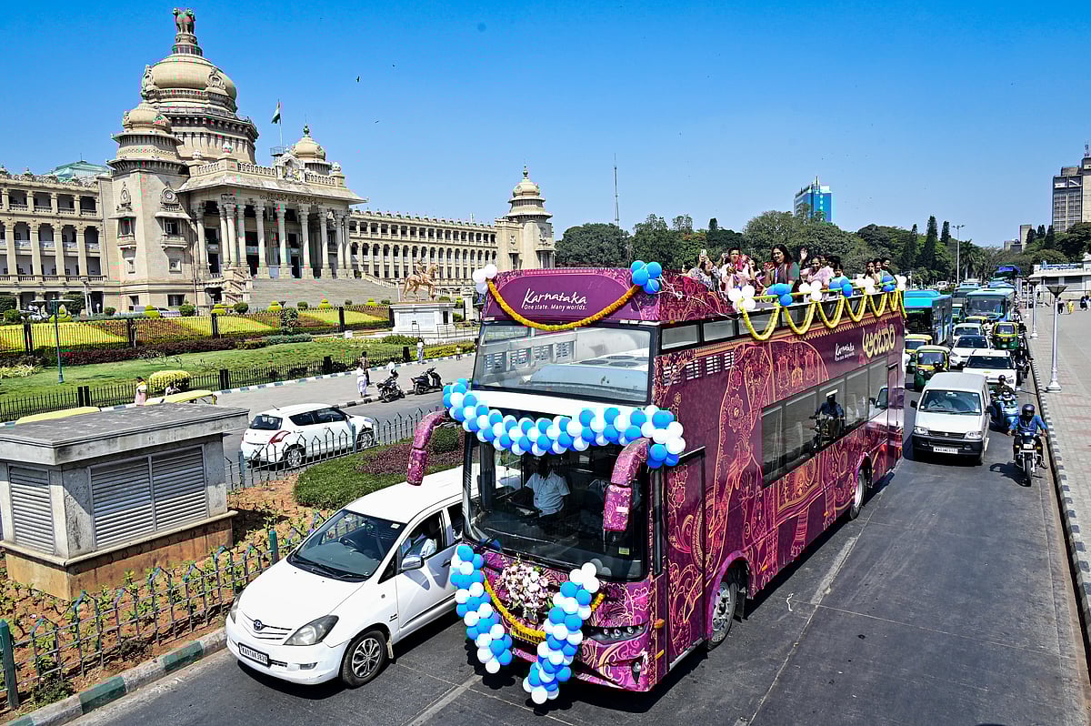 ಡಬಲ್‌ ಡೆಕರ್‌ ಬಸ್‌ಗೆ ಚಾಲನೆ ನೀಡಿದ ಸಚಿವ ಎಚ್‌.ಕೆ. ಪಾಟೀಲ