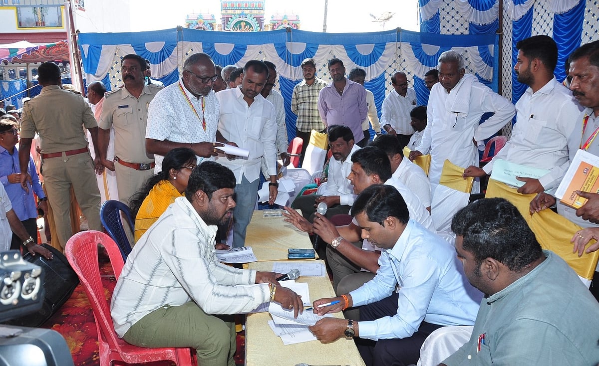 ಮಂಡ್ಯ | ಸ್ಥಳದಲ್ಲೇ ಸಮಸ್ಯೆ ಪರಿಹಾರಕ್ಕೆ ಪ್ರಯತ್ನ: ಶಾಸಕ ಪಿ.ರವಿಕುಮಾರ್‌