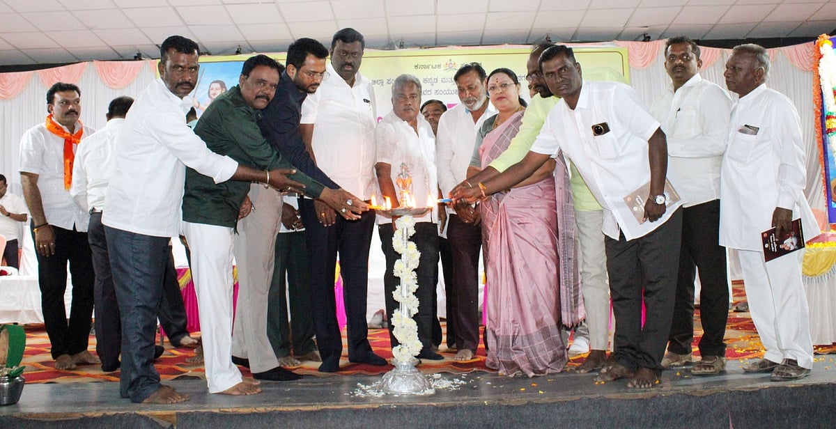 ಸಮಸಮಾಜಕ್ಕಾಗಿ ಶ್ರಮಿಸಿದ ಶರಣ ಅಂಬಿಗರ ಚೌಡಯ್ಯ ಜಯಂತಿಯಲ್ಲಿ ಶಾಸಕ ಹಿಟ್ನಾಳ ಅಭಿಮತ‌