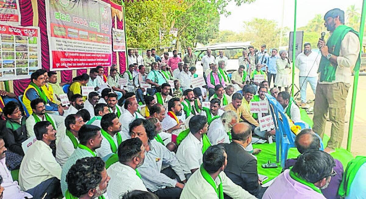 ಎಚ್.ಡಿ.ಕೋಟೆ | ಅಕ್ರಮ ರೆಸಾರ್ಟ್‌, ಹೋಟೆಲ್‌ ತೆರವುಗೊಳಿಸಿ: ಹೊನ್ನಹಳ್ಳಿ ಪ್ರಕಾಶ್