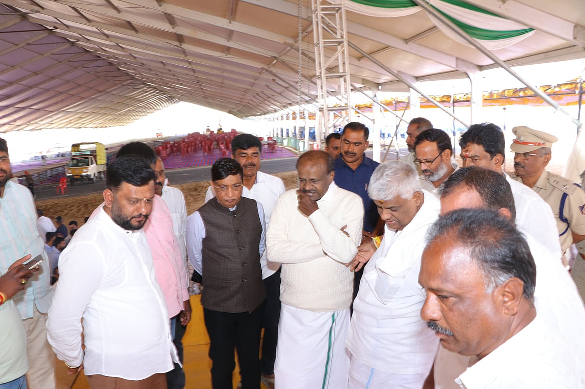 
ಜೆಡಿಎಸ್ ಬೆಳ್ಳಿಹಬ್ಬ | ಜ.24ರಂದು ಸಮಾವೇಶ: ಸಿದ್ಧತೆ ಪರಿಶೀಲಿಸಿದ ಎಚ್.ಡಿ.ಕೆ