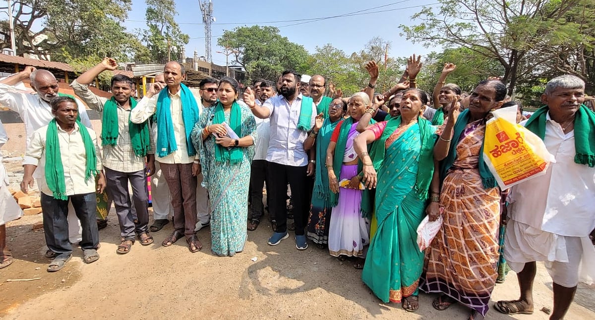 ಮೈಕ್ರೊ ಫನಾನ್ಸ್‌ ಕಿರುಕುಳ: ಮೃತರ ಕುಟುಂಬಕ್ಕೆ ₹25 ಲಕ್ಷ ಪರಿಹಾರ ನೀಡಲು ಆಗ್ರಹ