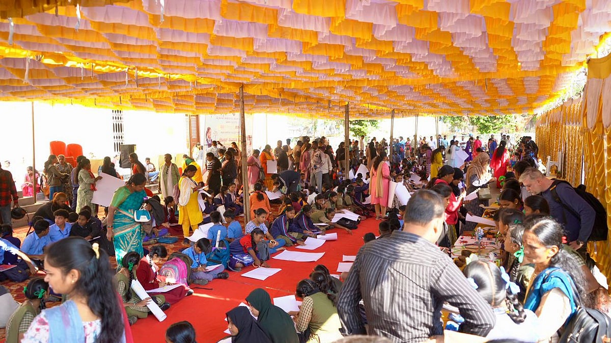  ತ್ಯಾಜ್ಯದಿಂದ ಕಲಾಕೃತಿ ರಚನೆ: ‘ಸ್ವಚ್ಛತೆಯ ಸಂದೇಶ’ ಸಾರಿದ ಮಕ್ಕಳು

